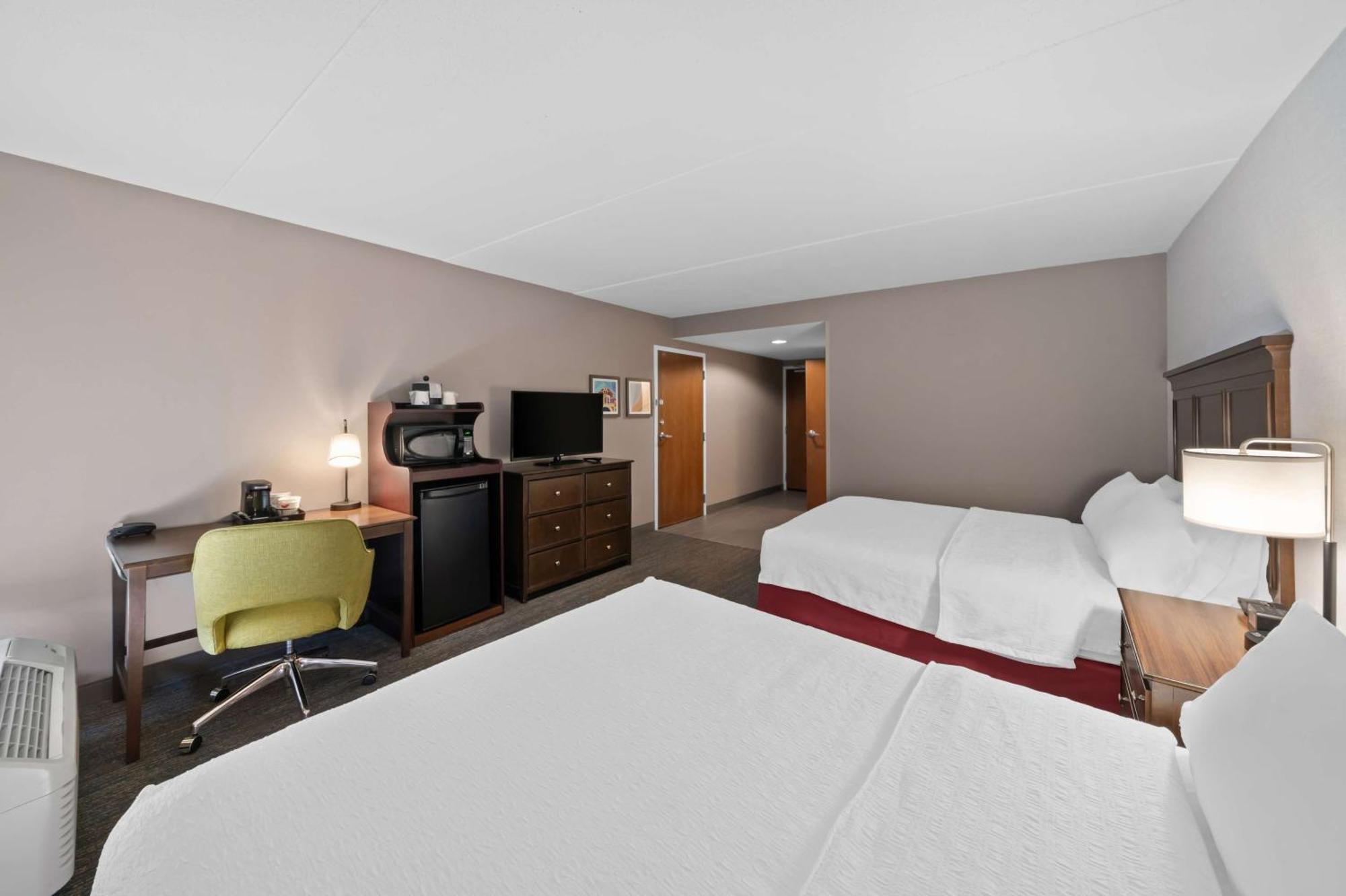 Hampton 3*